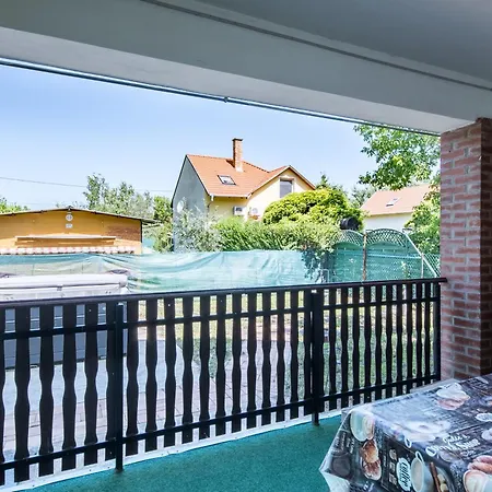 Napsugar Vendeghaz Lejlighed *