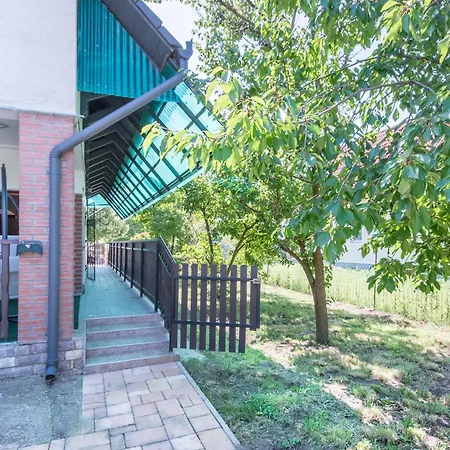 Apartment Napsugar Vendeghaz Poroszlo